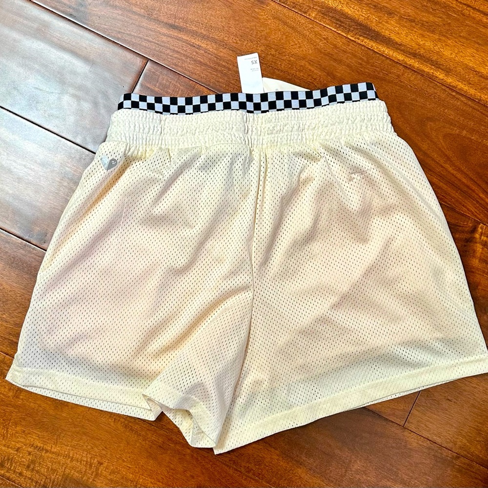 ~ Fabletics Three-Point Basketball Short - Picture 5 of 6